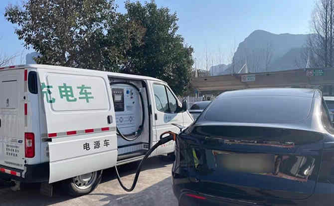 东至汽车搭电