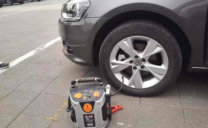 东至汽车搭电案例
