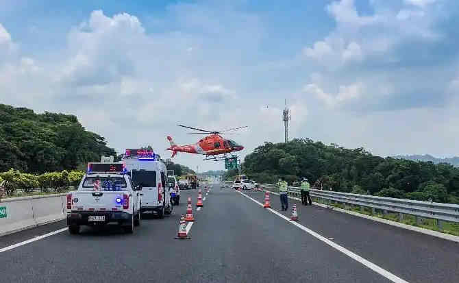 东至高速公路汽车救援案例